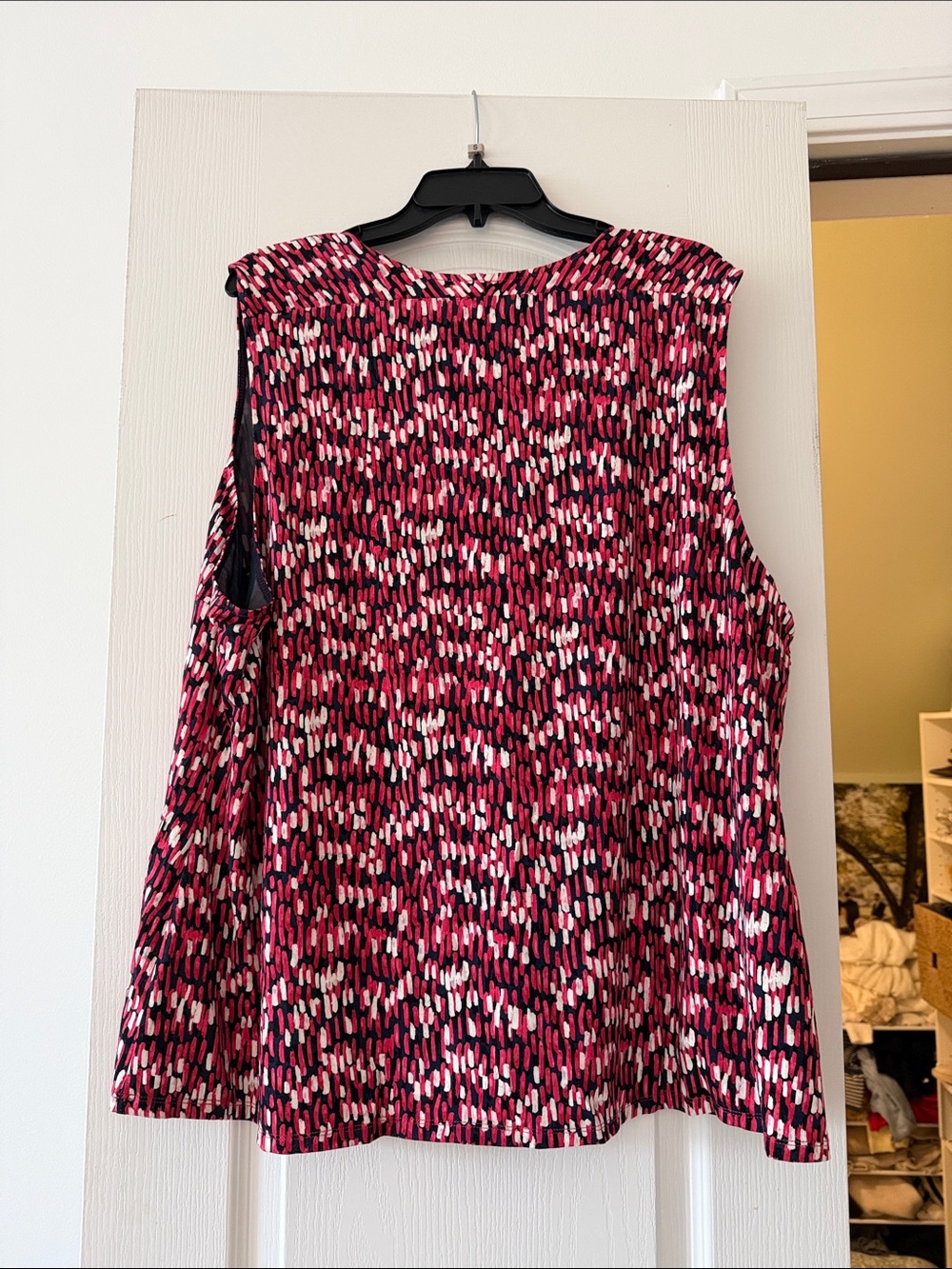 NIC+ZOE Sleeveless V-Neck Tank in Pink Multi Print - Picture 4 of 4